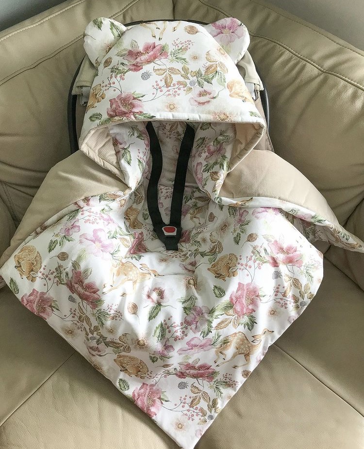 87D5C9DE-AAA7-4A9F-A71B-5C743DAA6F33 Kocyk do fotelika sarenki w kwiatach + velvet beż