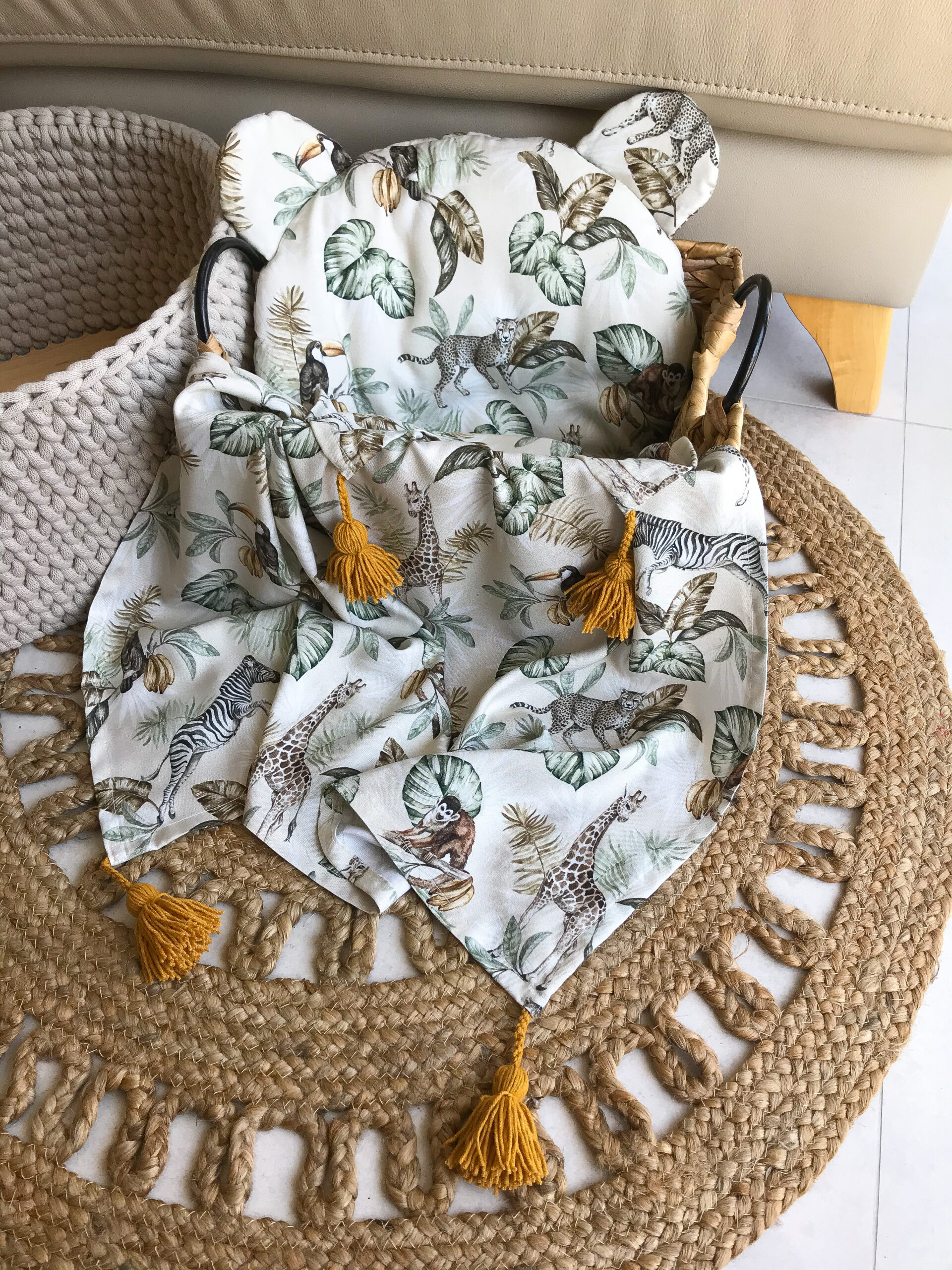 8FE11F43-4D8F-42F5-BBB0-02A11815E36B Otulacz bambusowy safari na beżu