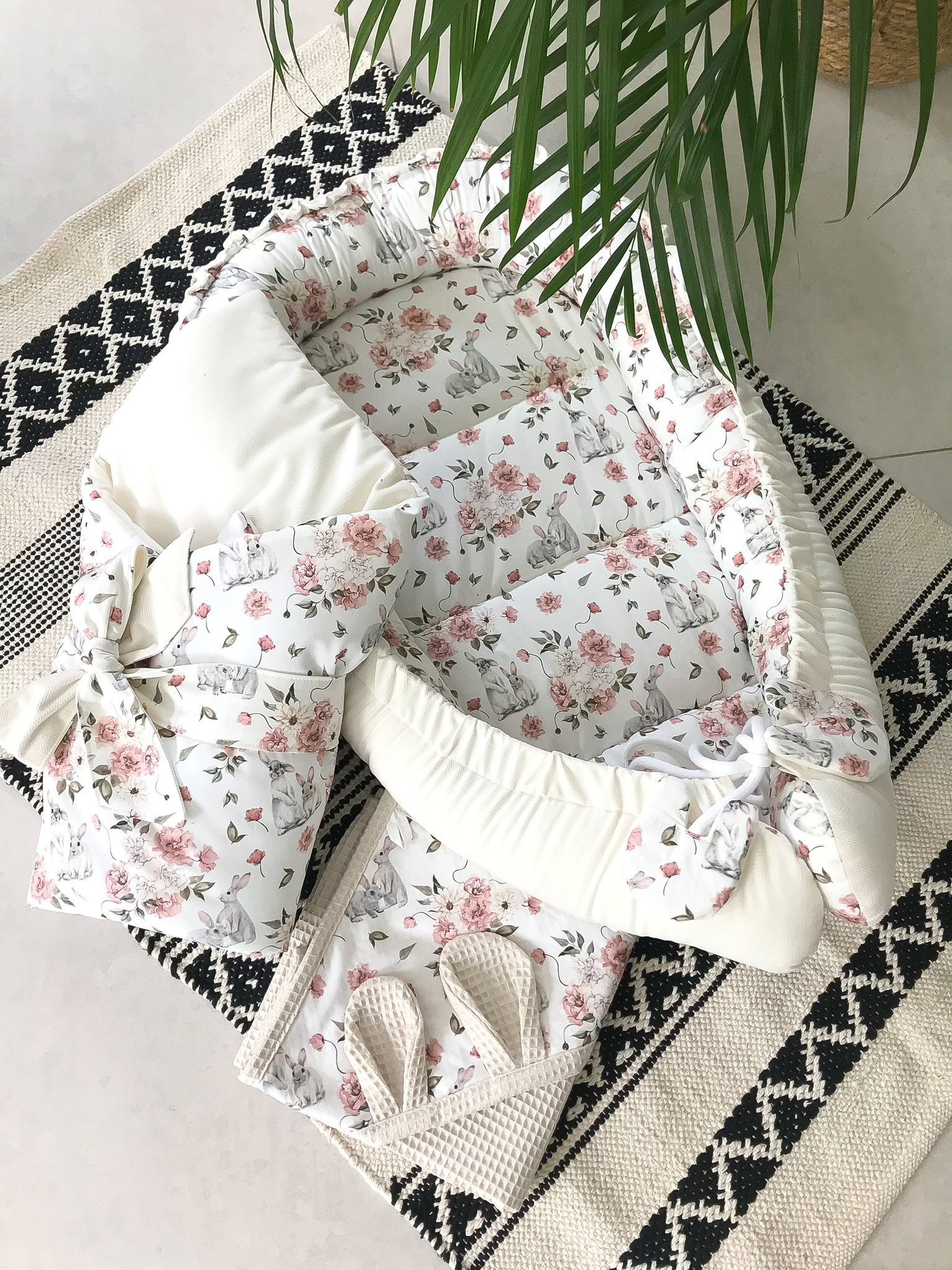 B038C204-B7EB-4220-B979-38A8F9A4246B Kokon króliczki w kwiatach + velvet śmietanka