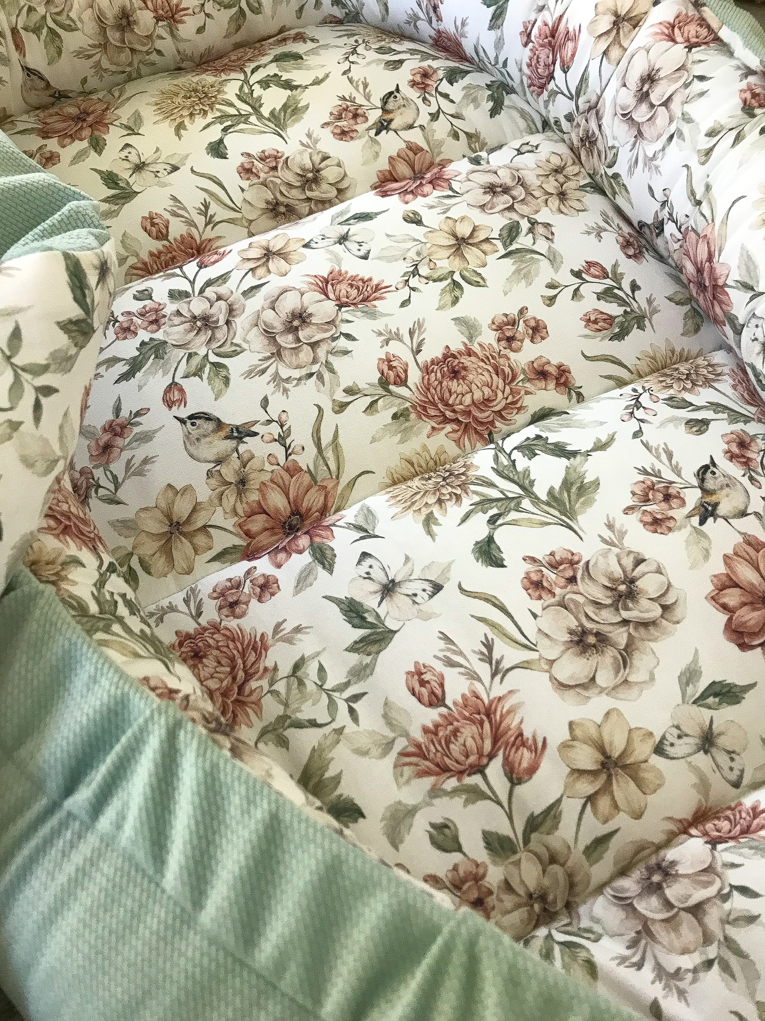 C963C2D1-1A48-49D7-9BF7-BC70C81DE464