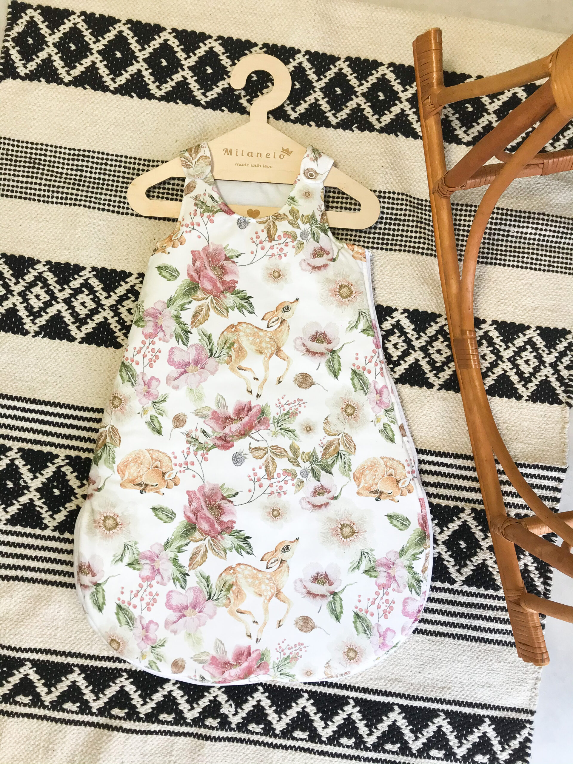 IMG_2366_jpg Śpiworek sarenki w kwiatach