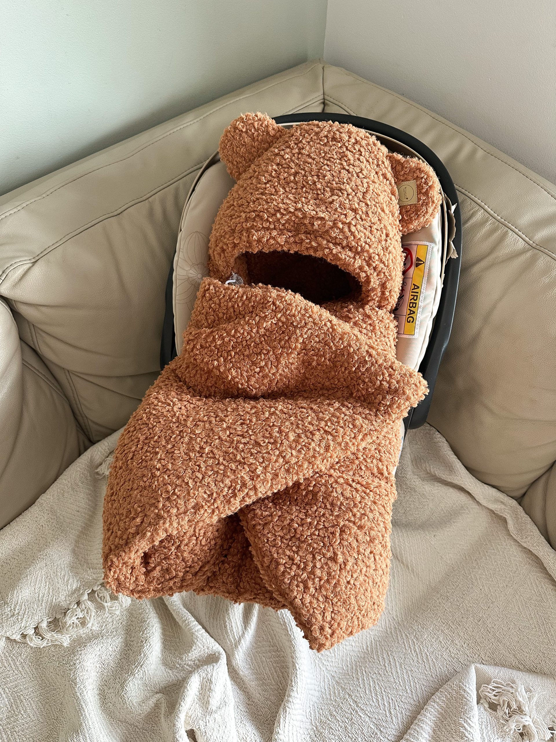 IMG_8674 Kocyk do fotelika baranek brąz